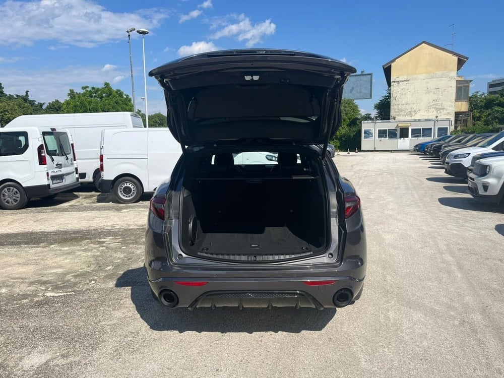 Alfa Romeo Stelvio usata a Milano (9)