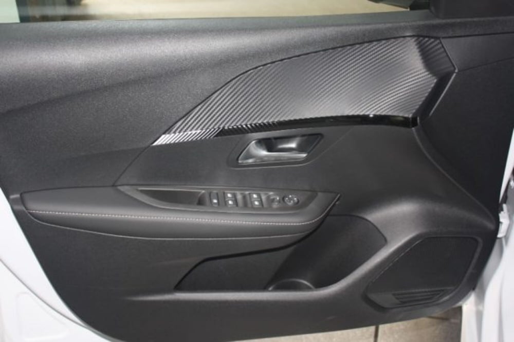 Peugeot 208 nuova a Viterbo (10)