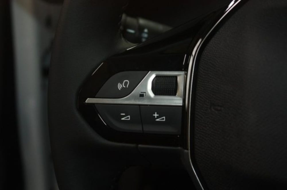 Peugeot 208 nuova a Viterbo (14)