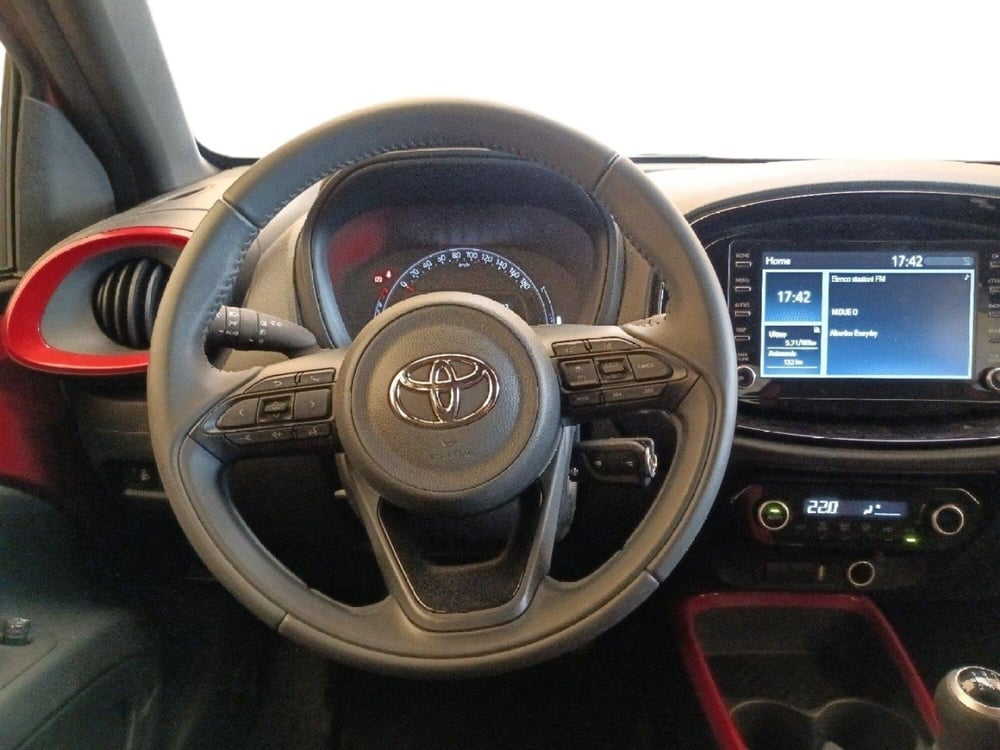 Toyota Aygo X usata a Milano (10)