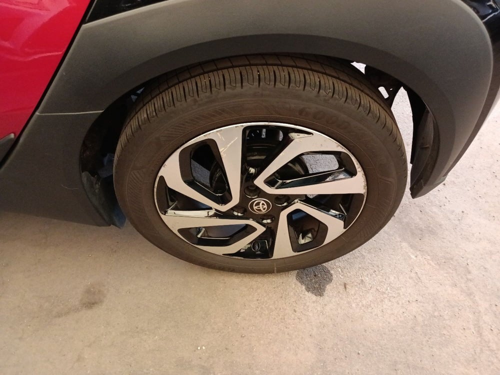 Toyota Aygo X usata a Milano (14)