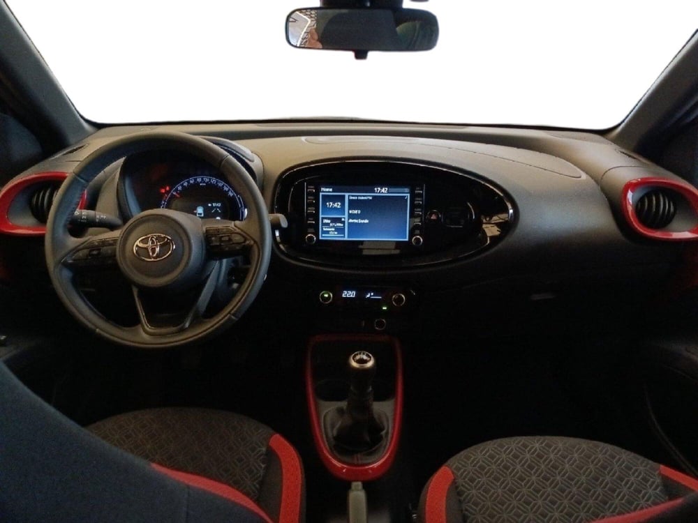 Toyota Aygo X usata a Milano (9)
