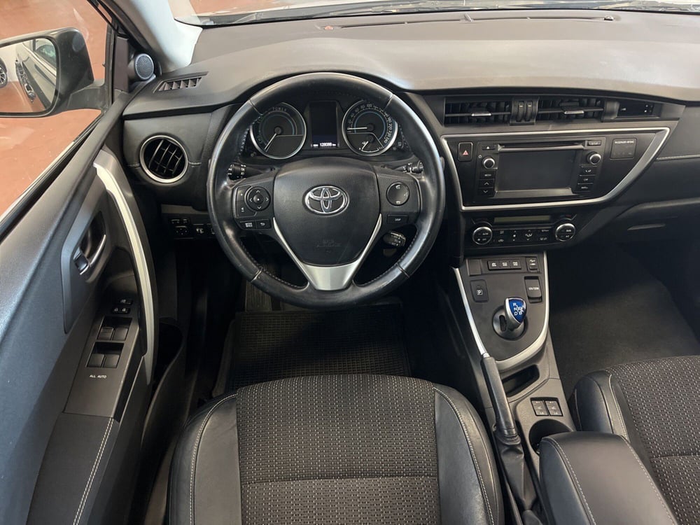 Toyota Auris Station Wagon usata a Bologna (10)