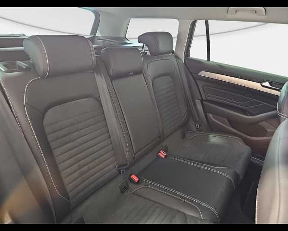 Volkswagen Passat Variant usata a Roma (9)