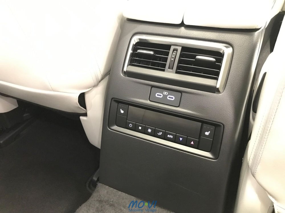 Mazda CX-80 nuova a Torino (9)