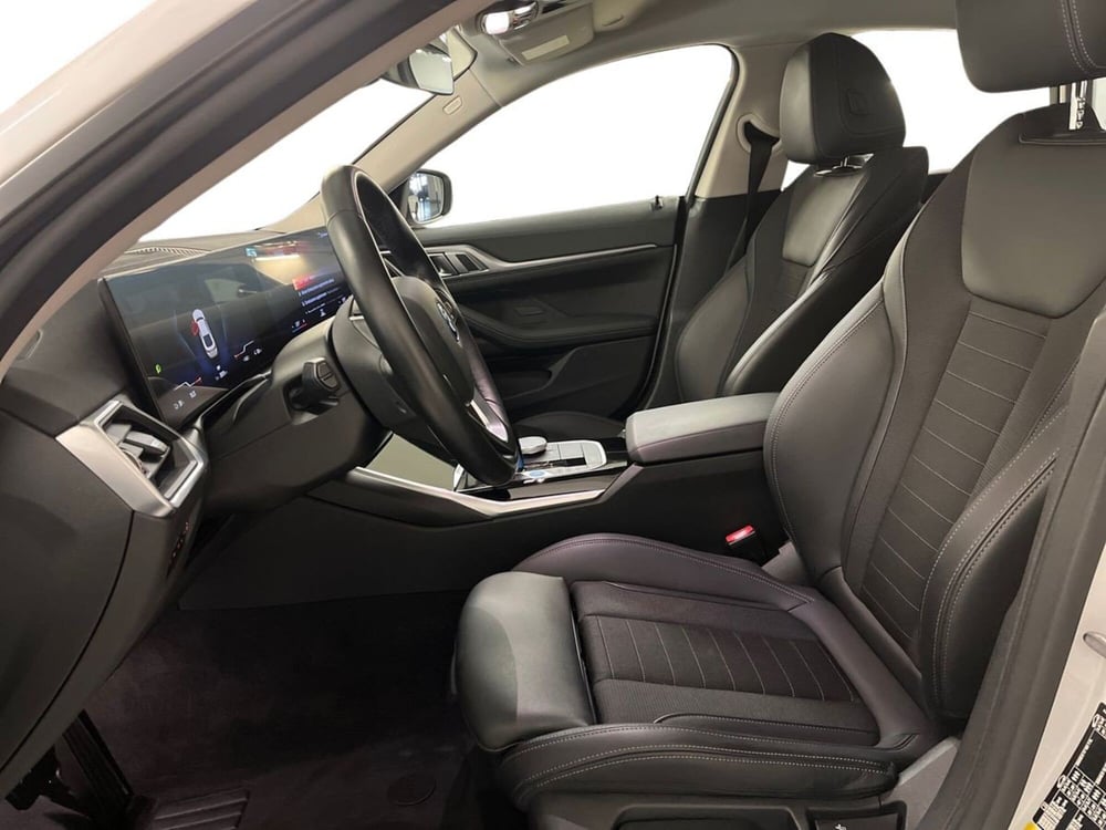 BMW i4 usata a Milano (10)