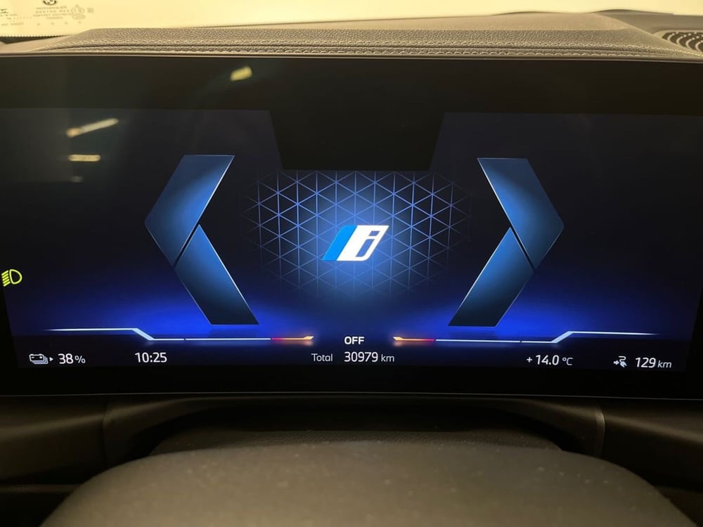 BMW i4 usata a Milano (13)