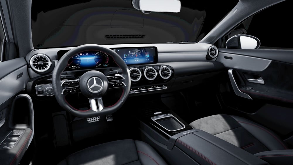 Mercedes-Benz Classe A nuova a Milano (8)