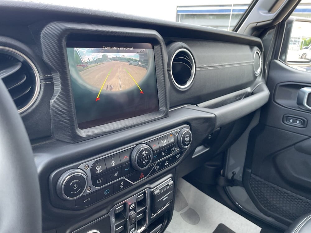 Jeep Wrangler Unlimited usata a Pescara (14)