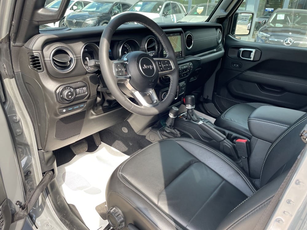 Jeep Wrangler Unlimited usata a Pescara (15)