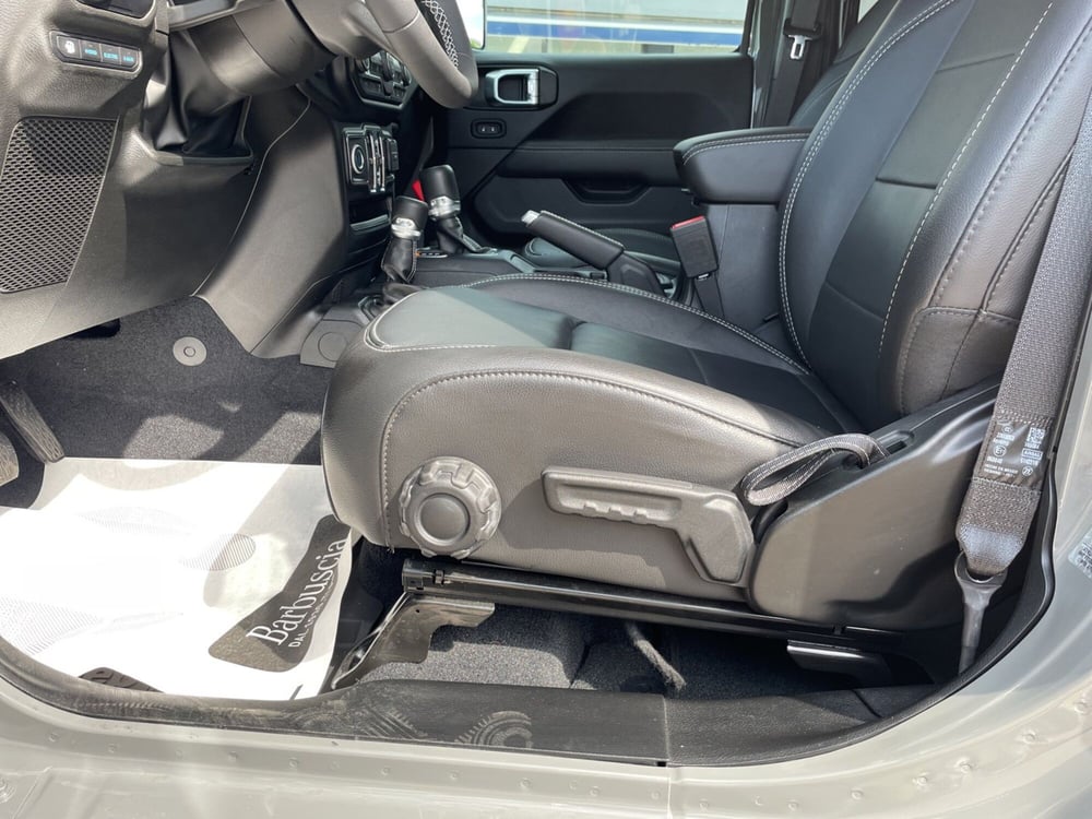 Jeep Wrangler Unlimited usata a Pescara (6)