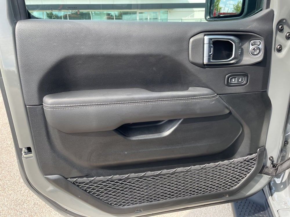 Jeep Wrangler Unlimited usata a Pescara (7)