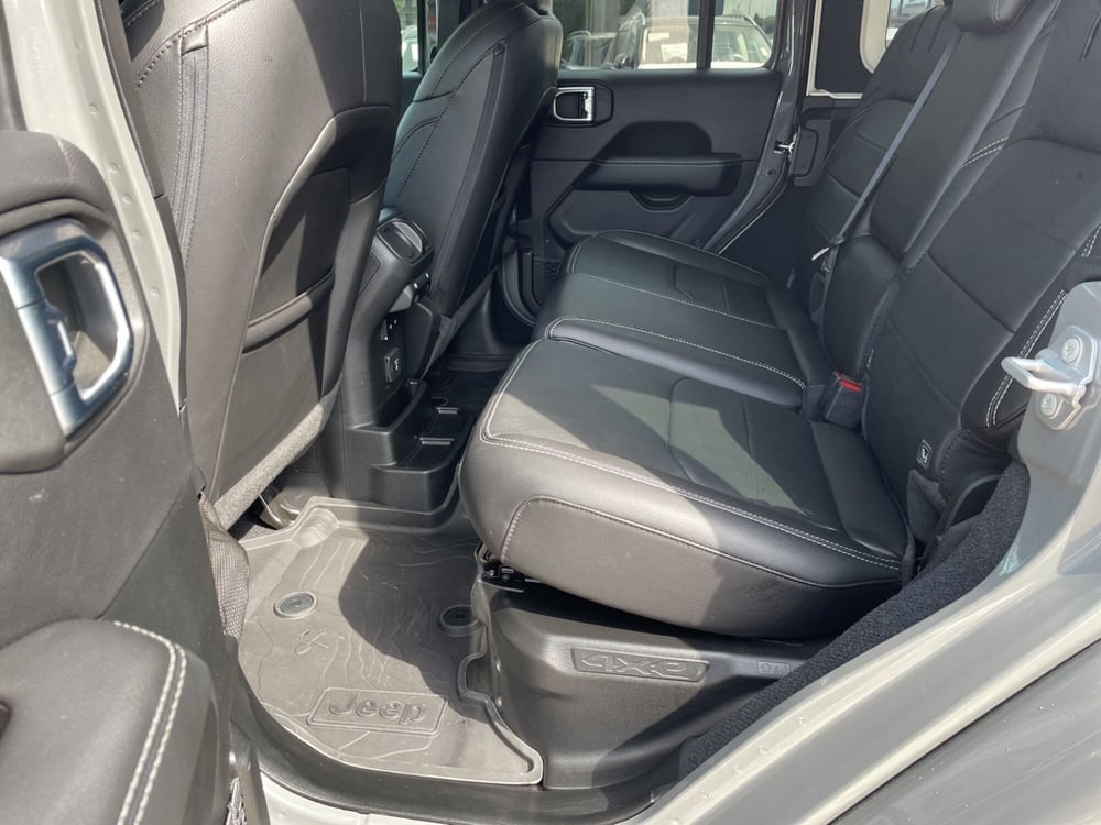 Jeep Wrangler Unlimited usata a Pescara (9)
