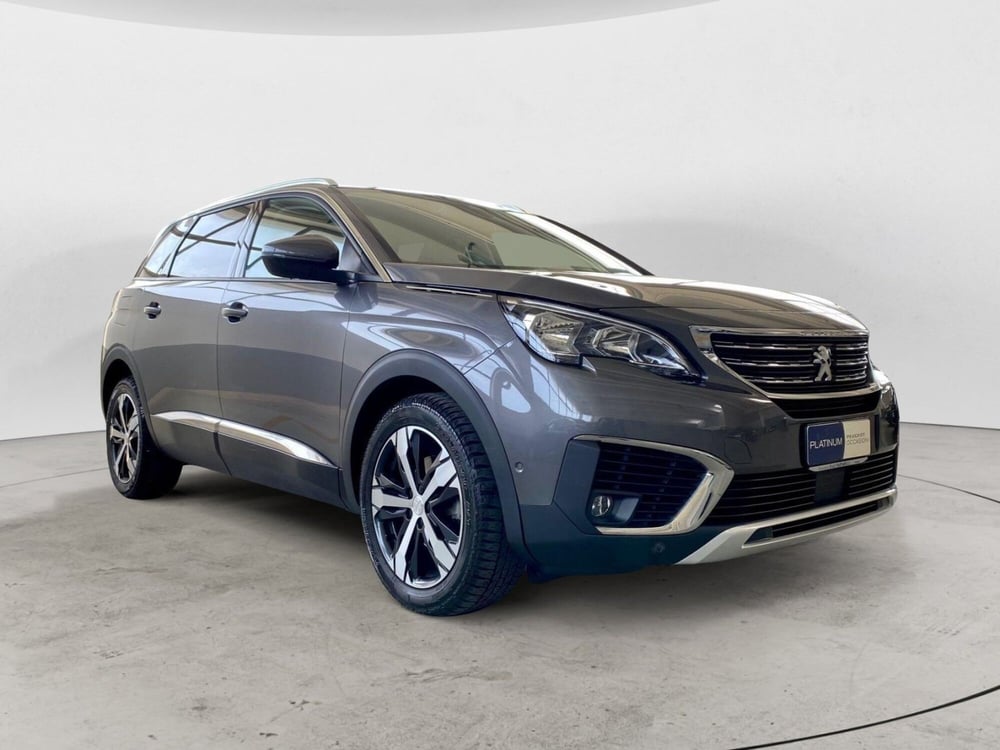 Peugeot 5008 usata a Bari