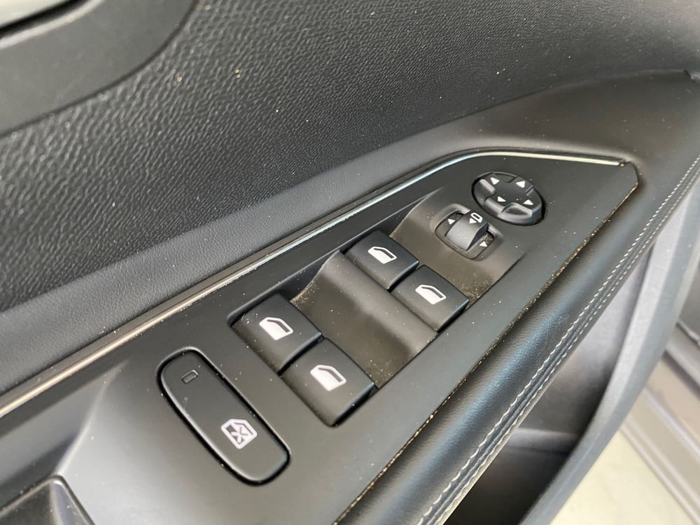 Peugeot 5008 usata a Bari (13)