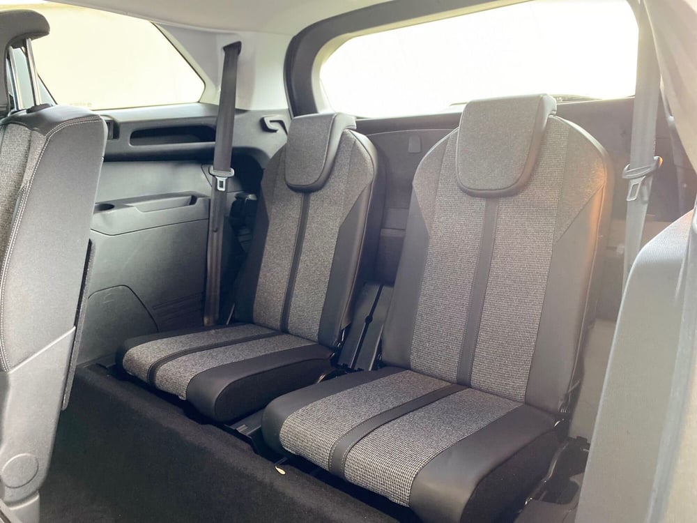 Peugeot 5008 usata a Bari (15)