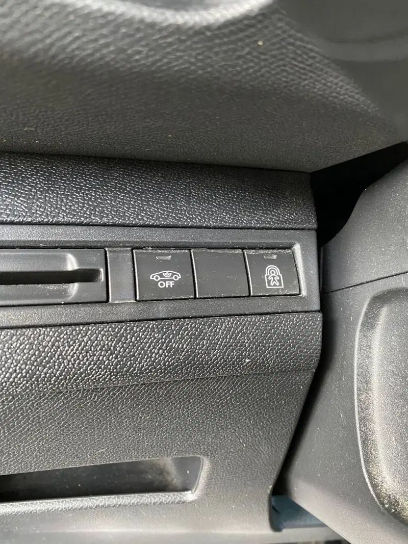Peugeot 5008 usata a Bari (16)