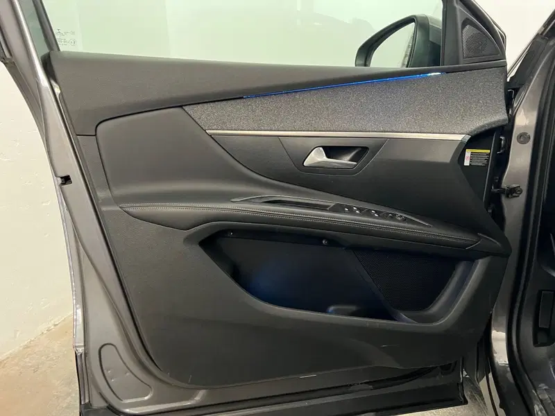 Peugeot 5008 usata a Bari (17)