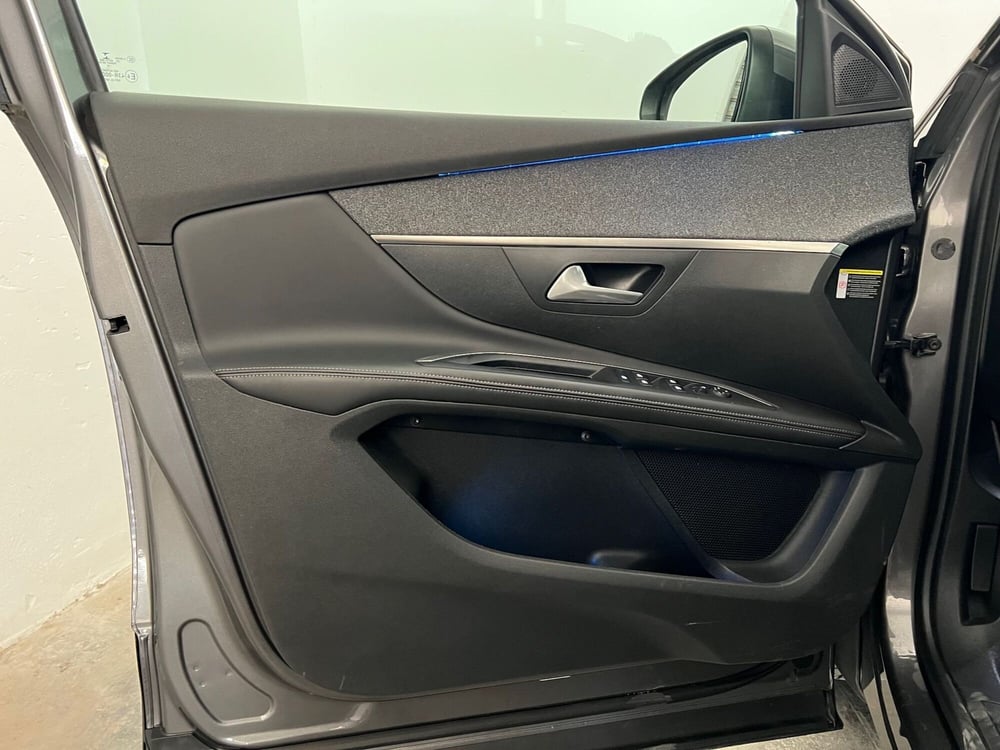 Peugeot 5008 usata a Bari (17)