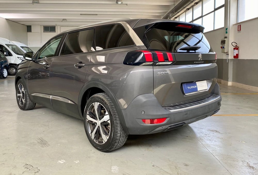 Peugeot 5008 usata a Bari (7)