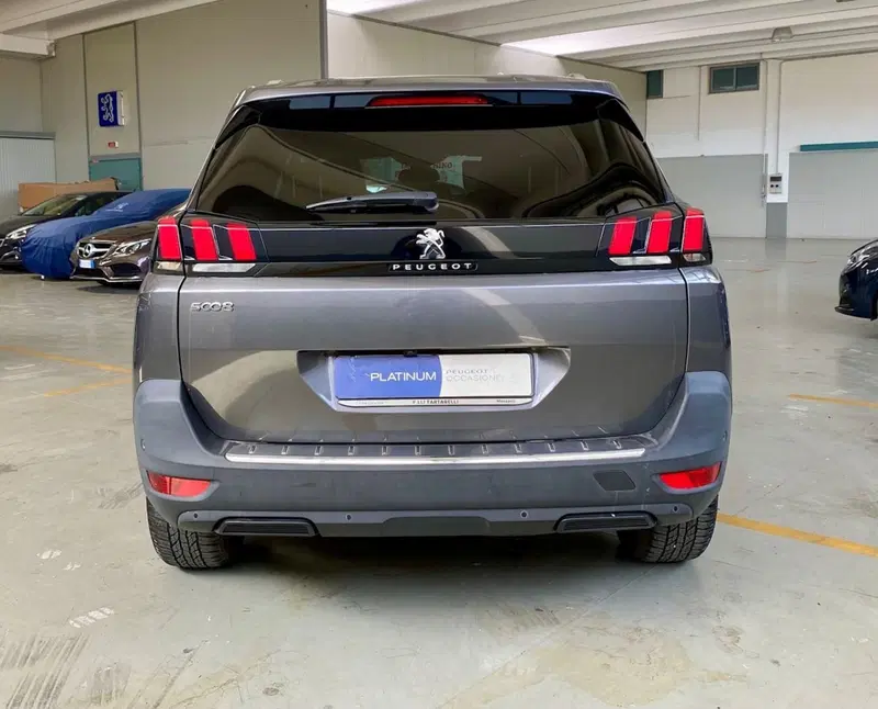 Peugeot 5008 usata a Bari (8)
