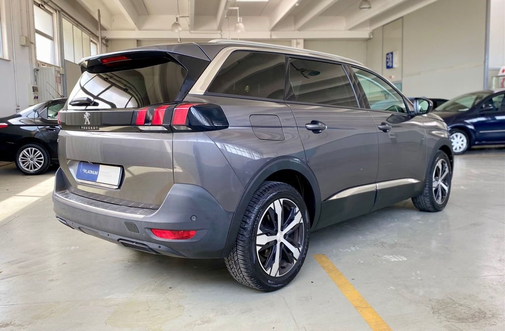 Peugeot 5008 usata a Bari (9)