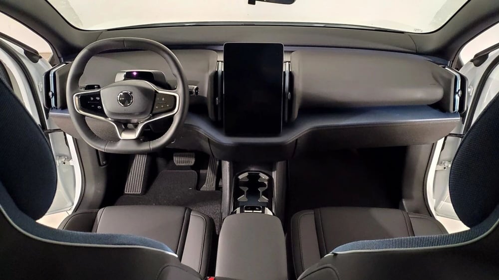 Volvo EX30 nuova a Como (5)
