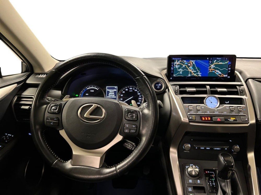 Lexus NX usata a Macerata (11)