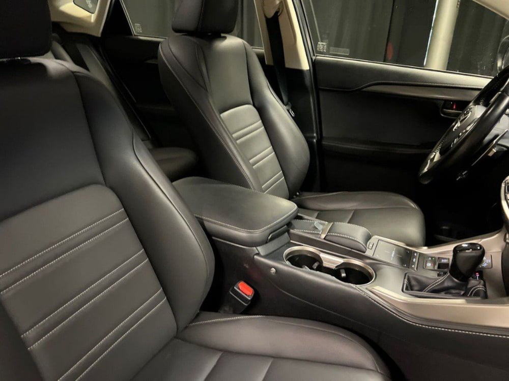 Lexus NX usata a Macerata (14)