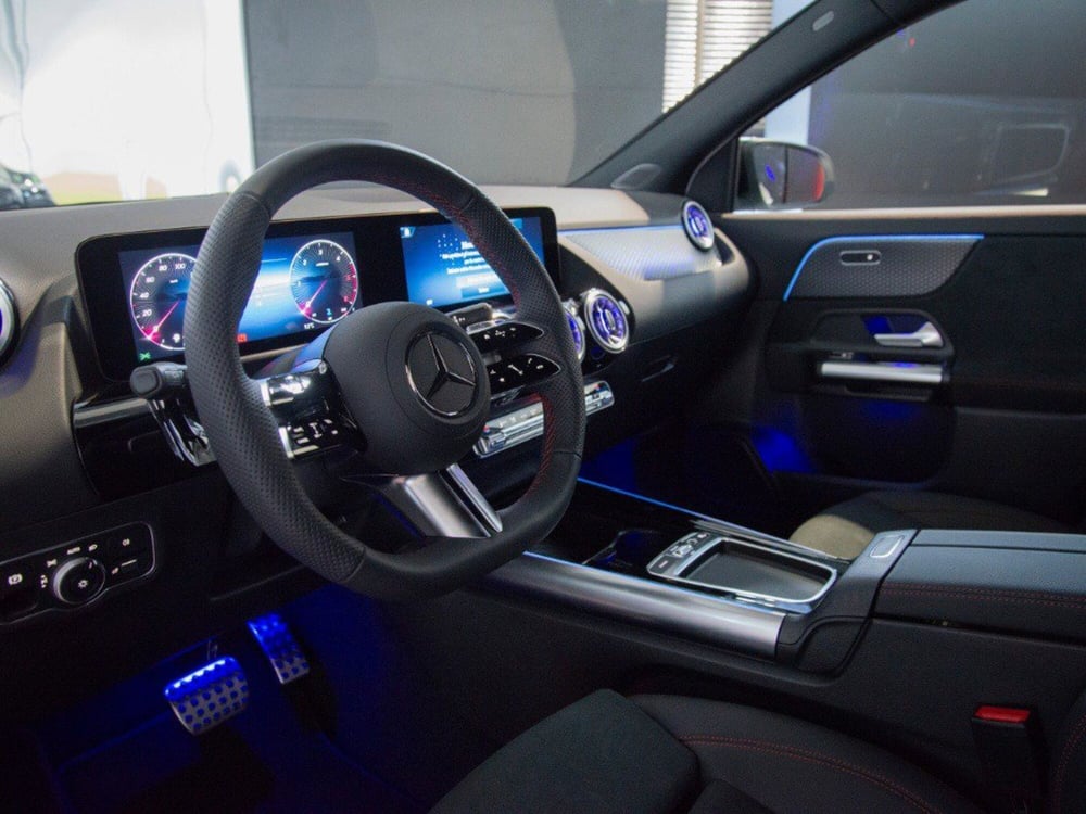 Mercedes-Benz GLA SUV nuova a Macerata (12)