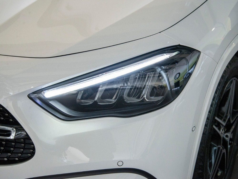Mercedes-Benz GLA SUV nuova a Macerata (3)