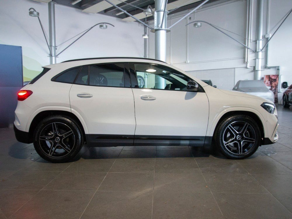 Mercedes-Benz GLA SUV nuova a Macerata (8)