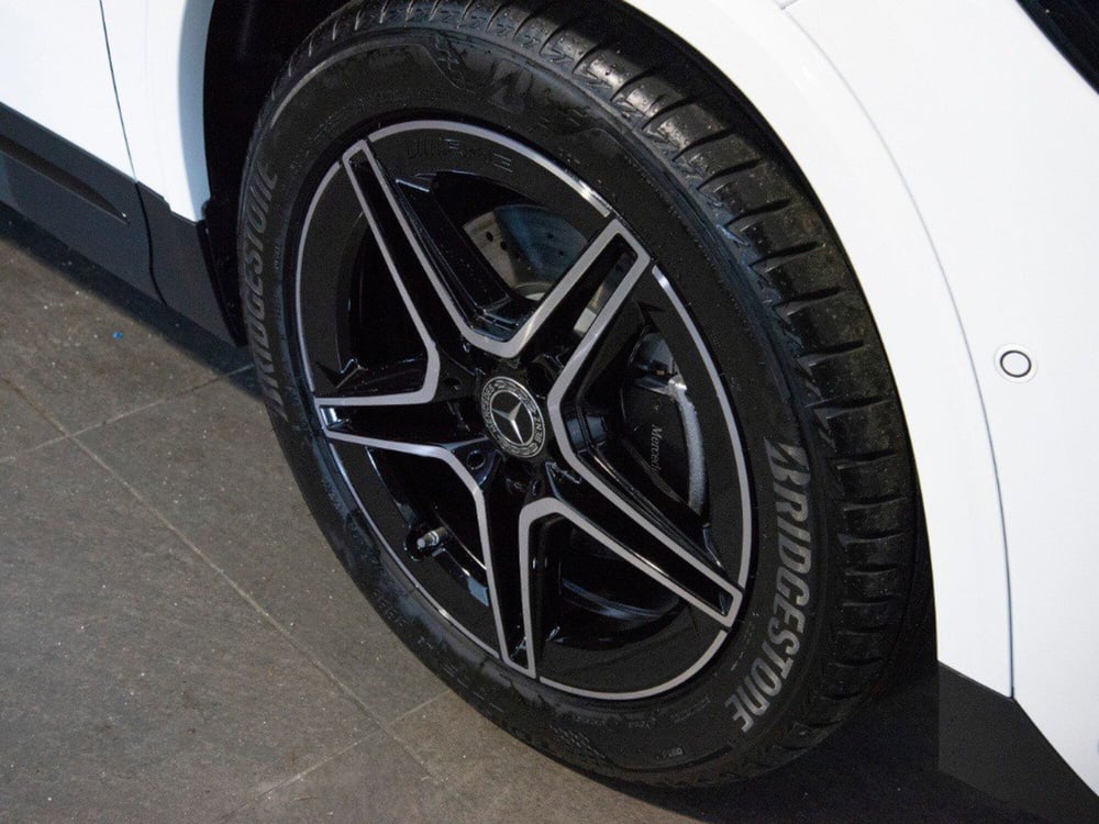 Mercedes-Benz GLA SUV nuova a Macerata (9)