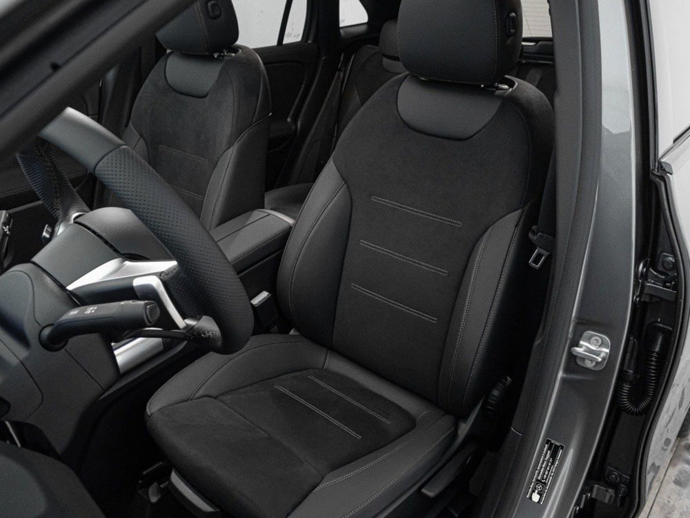 Mercedes-Benz GLA SUV nuova a Macerata (12)