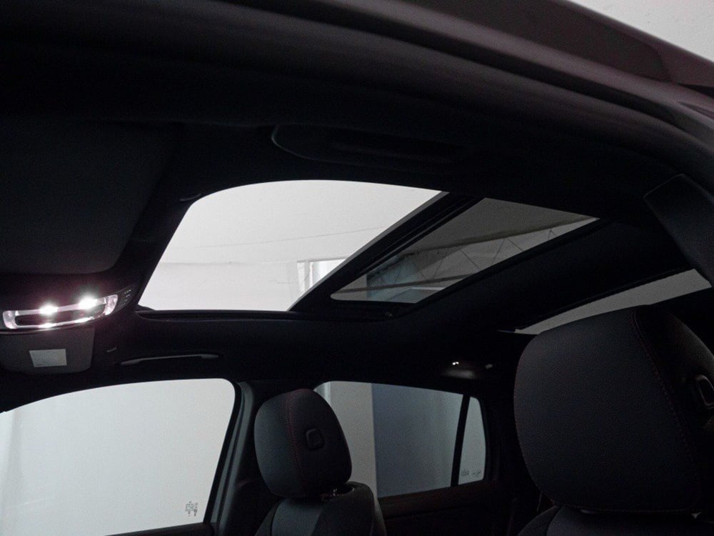 Mercedes-Benz GLA SUV nuova a Macerata (16)