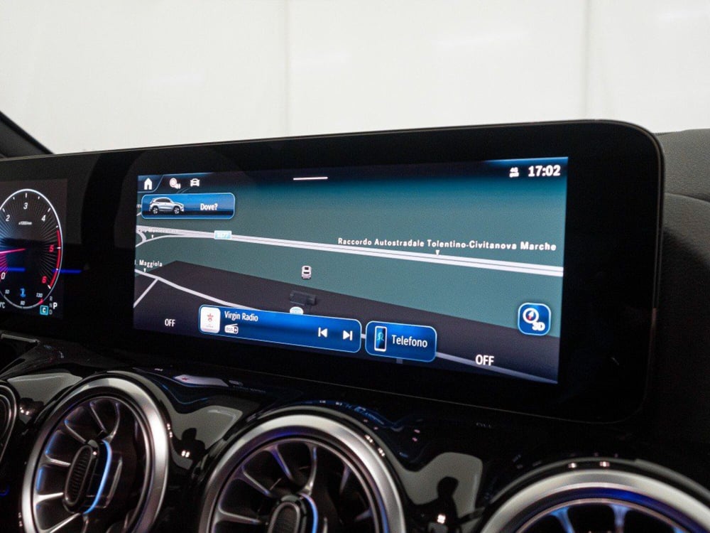 Mercedes-Benz GLA SUV nuova a Macerata (18)
