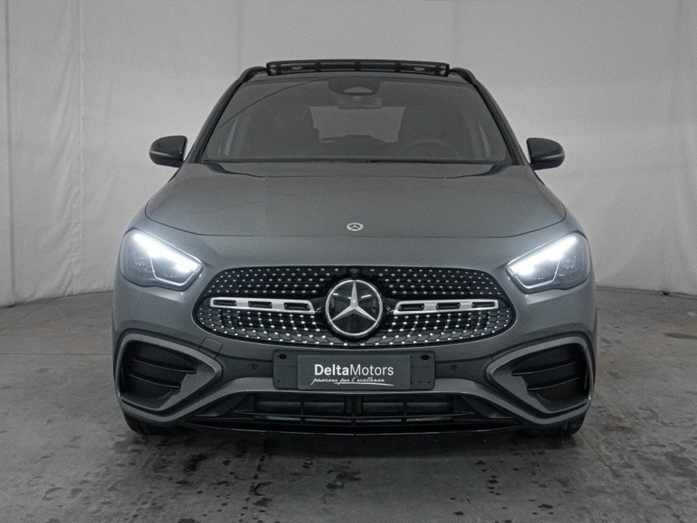 Mercedes-Benz GLA SUV nuova a Macerata (2)