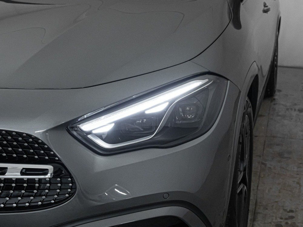 Mercedes-Benz GLA SUV nuova a Macerata (3)