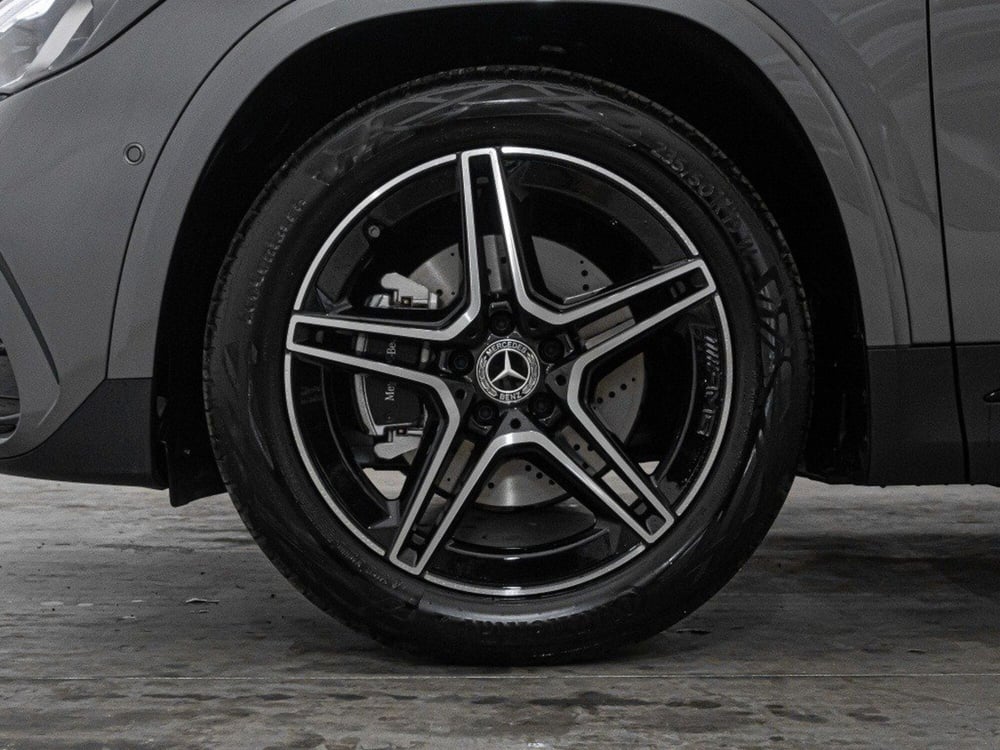 Mercedes-Benz GLA SUV nuova a Macerata (4)