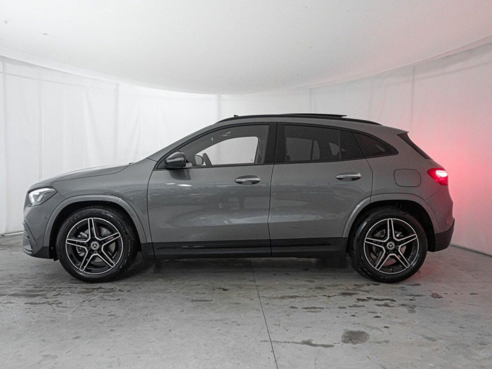 Mercedes-Benz GLA SUV nuova a Macerata (5)