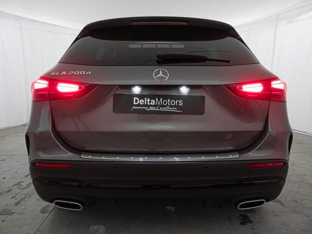 Mercedes-Benz GLA SUV nuova a Macerata (7)