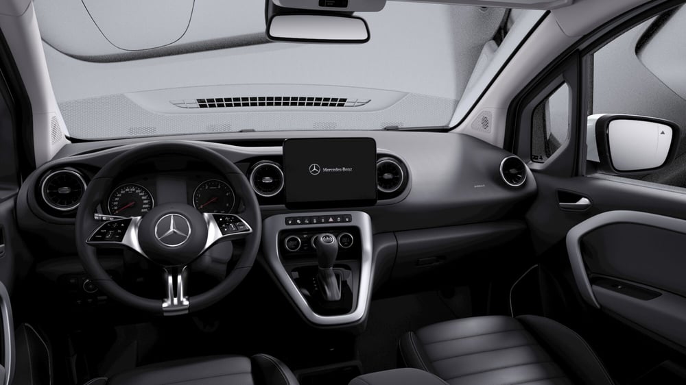 Mercedes-Benz Classe T nuova a Milano (6)
