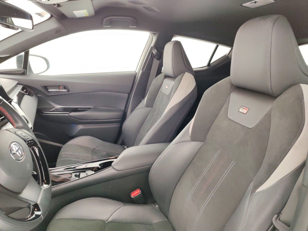 Toyota Toyota C-HR usata a Massa-Carrara (9)
