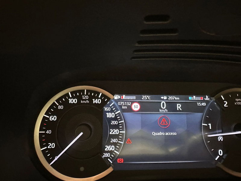 Jaguar E-Pace usata a Varese (10)