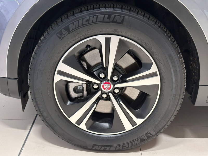 Jaguar E-Pace usata a Varese (9)