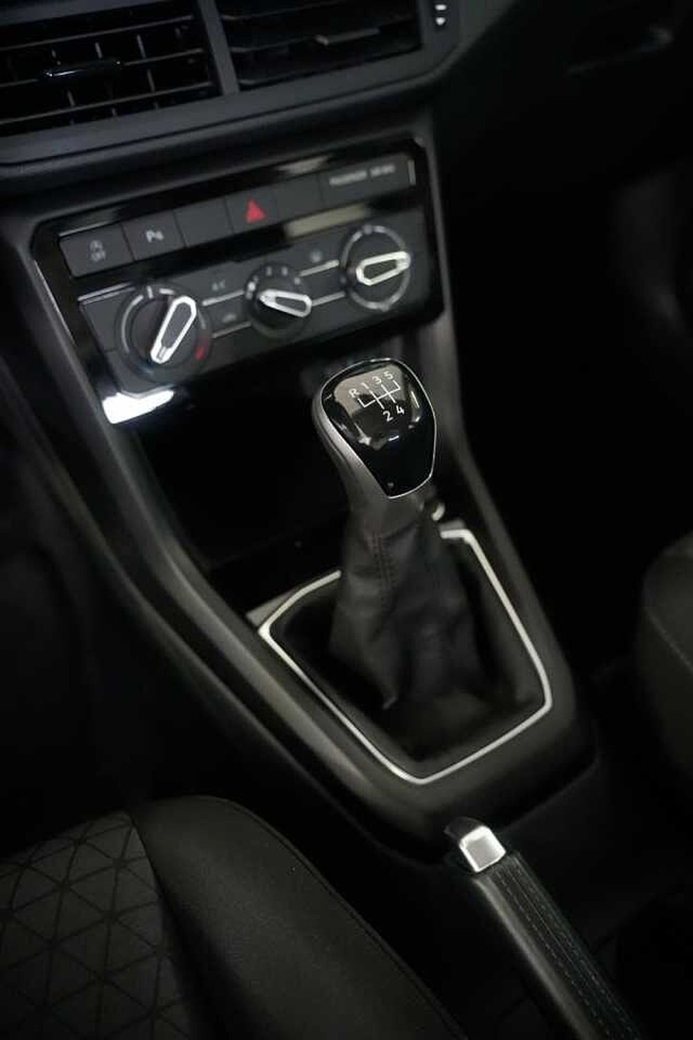 Volkswagen T-Cross usata a Rovigo (6)