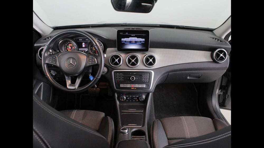 Mercedes-Benz GLA SUV usata a Palermo (9)