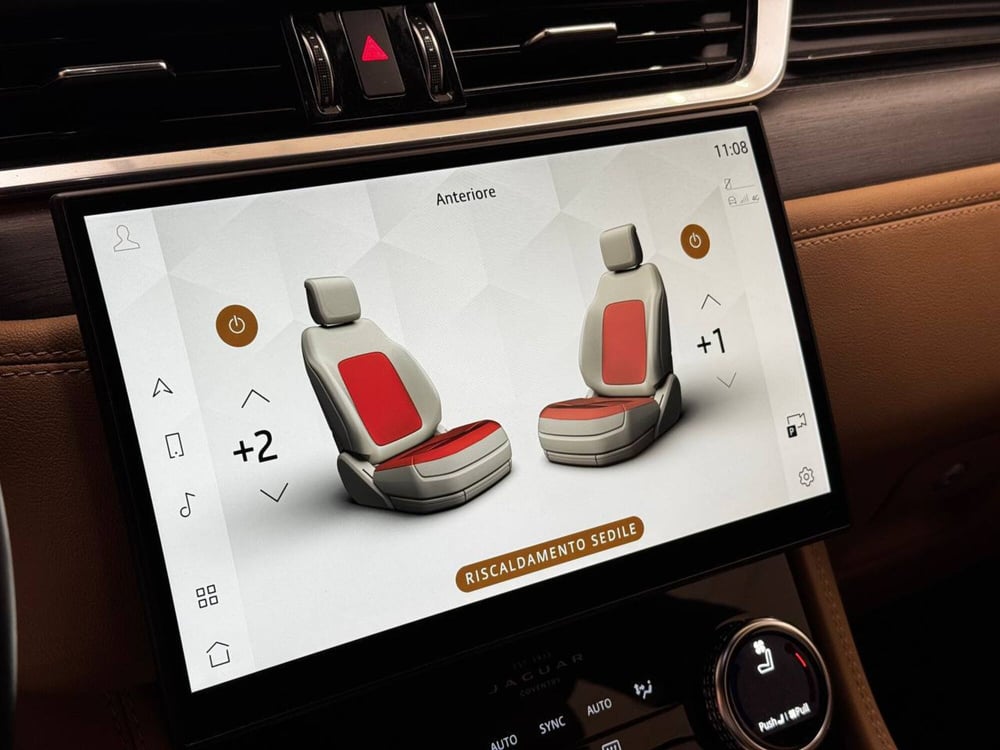 Jaguar F-Pace usata a Savona (11)