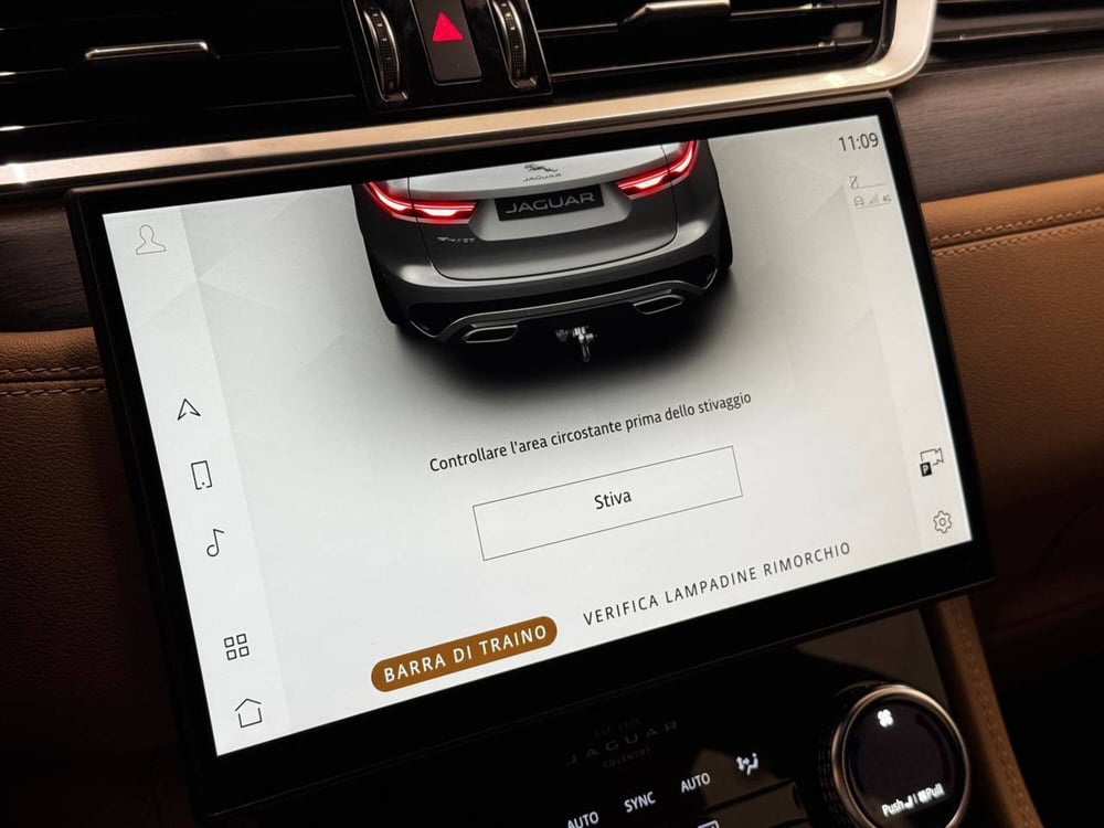 Jaguar F-Pace usata a Savona (14)