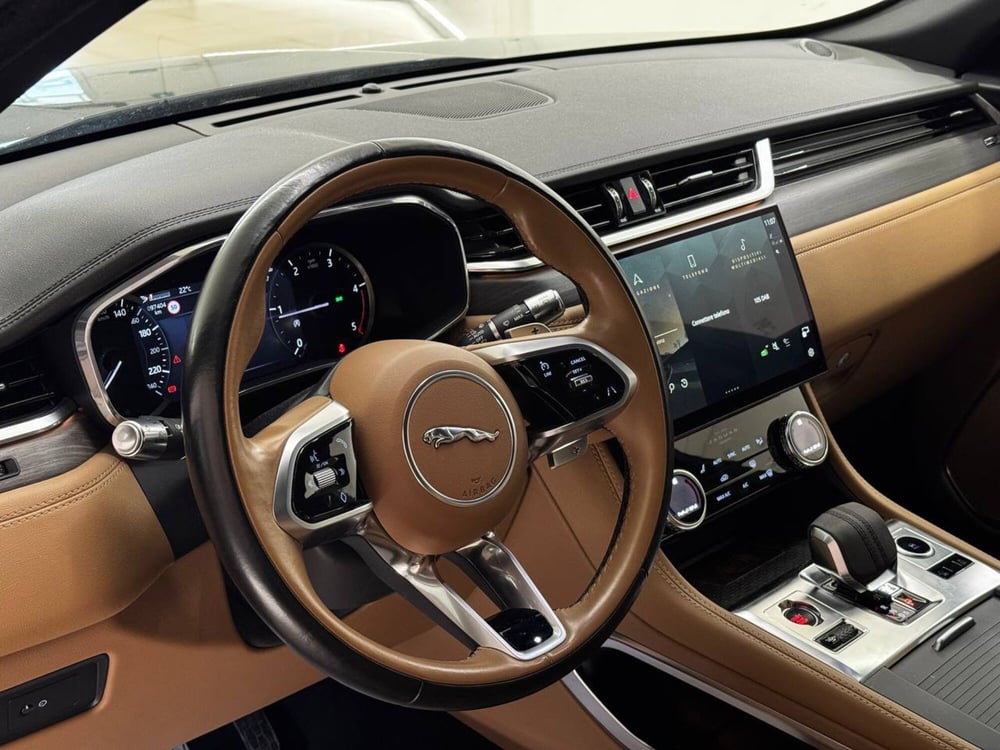 Jaguar F-Pace usata a Savona (15)